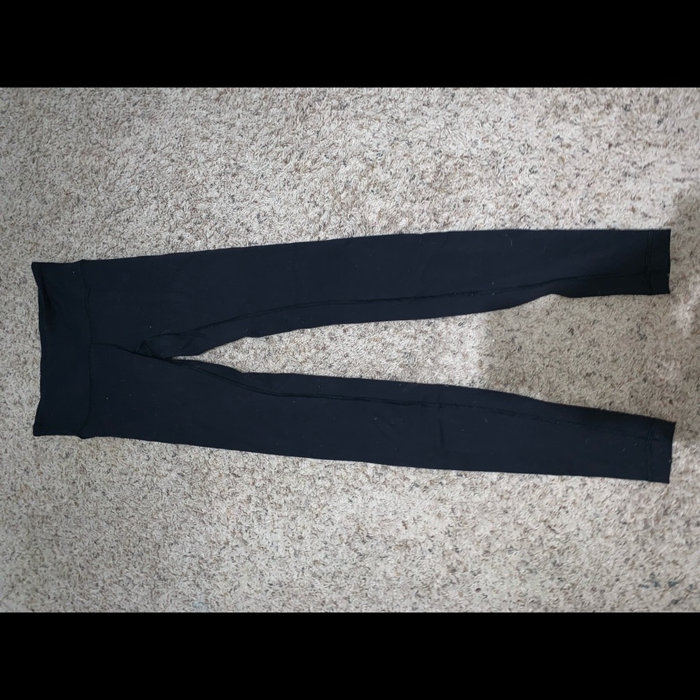 Black Lululemon wunder under leggings
